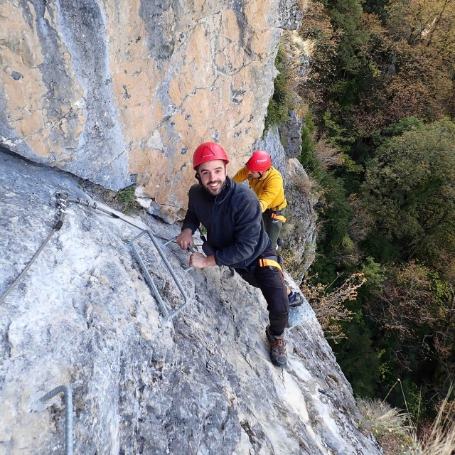 Paredes equipadas con anclajes
