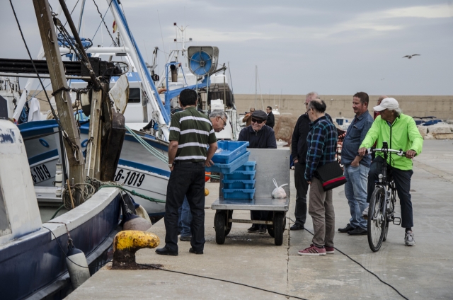  Pescatori che pescano a Xàbia 