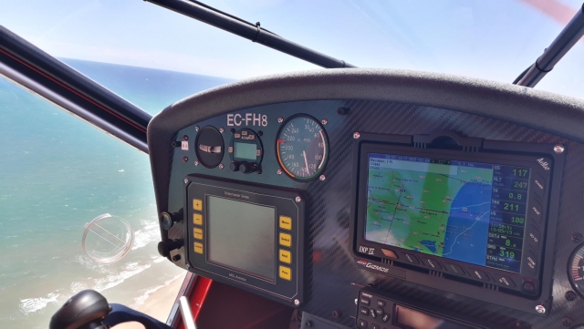 Cabina di pilotaggio di un piccolo aereo 