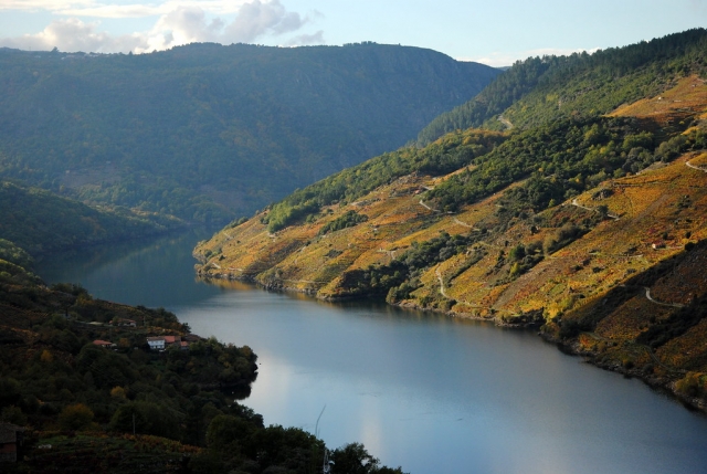  Margem do Rio Sil 