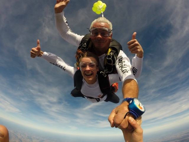 Volo con paracadute a Pau 