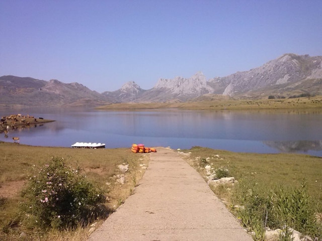  Tra le montagne 