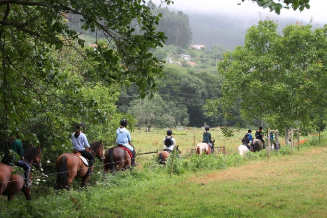  Escursione in montagna a cavallo a Ortigueira 