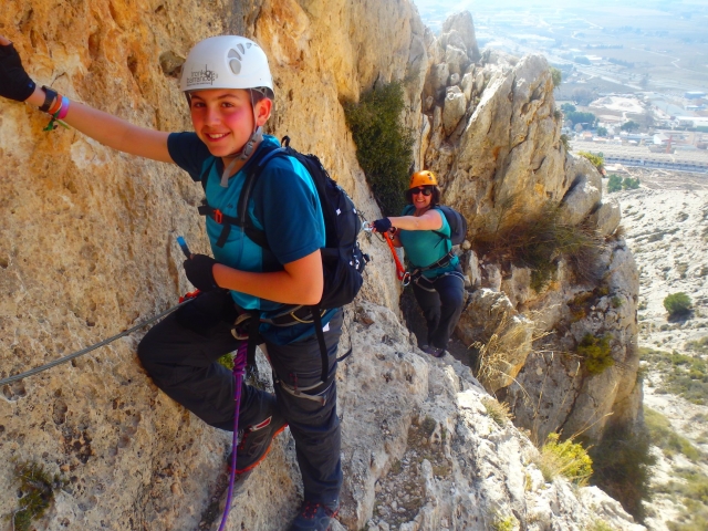 Madre e hijo en Vía Ferrata