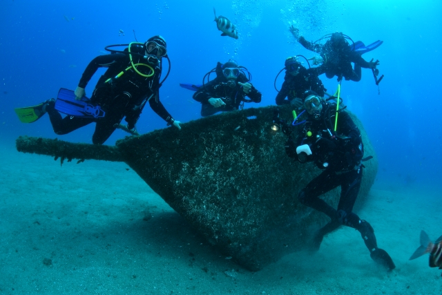  Tauchen zwischen Wracks auf Teneriffa 