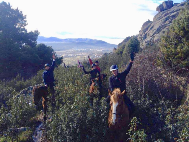  La Pedriza family horseback riding excursion