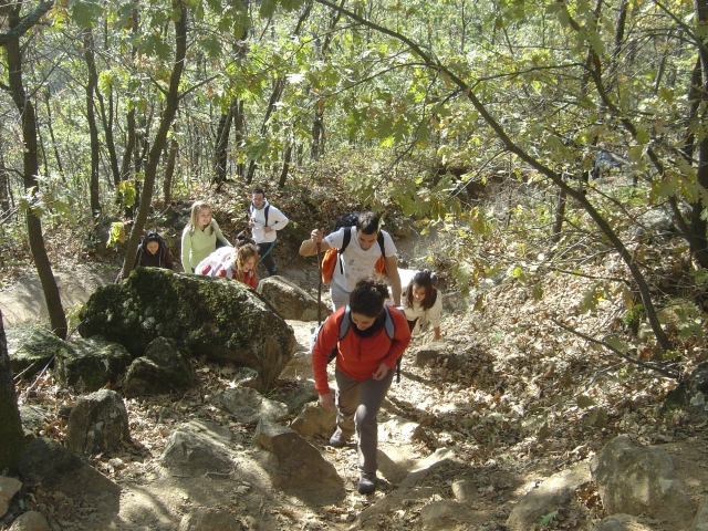 Senderismo durante el campamento