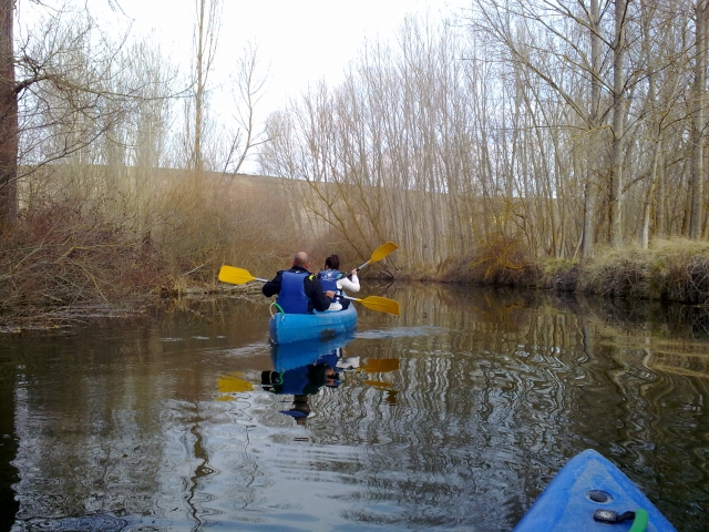  Kayaking through the Hoces del Duratón 