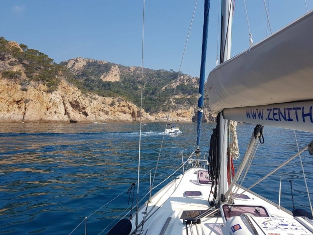 Paseo en velero y aperitivo