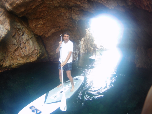  Entering an aquatic cave 