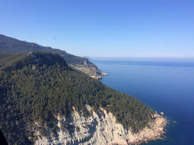  空中俯瞰马略卡岛海湾 