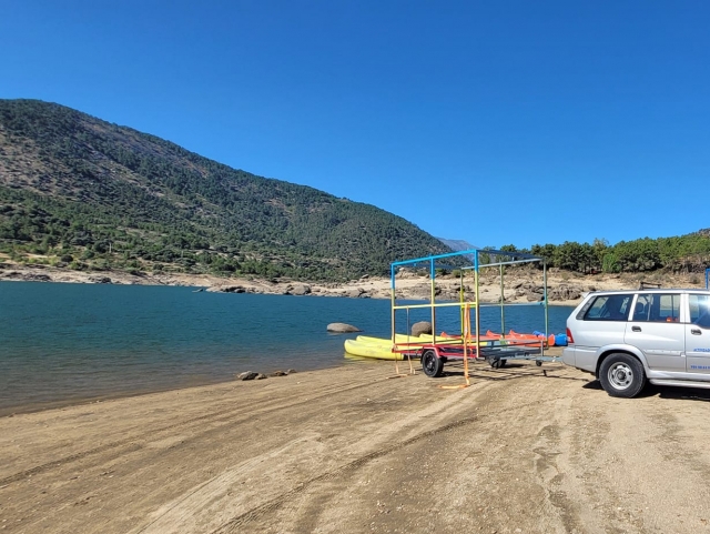 Rent a kayak 