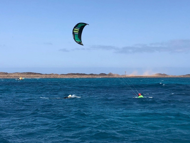 Venga a hacer kitesurf
