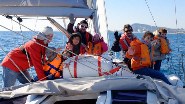  Fuga em família em veleiro no porto de Barcelona 