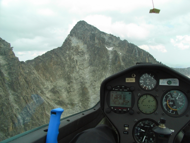 Sobrevolando picos en Huesca