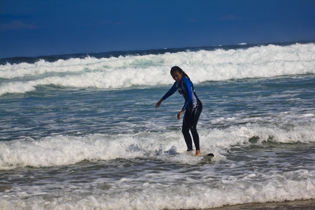  Maintenir l'équilibre sur une planche de surf