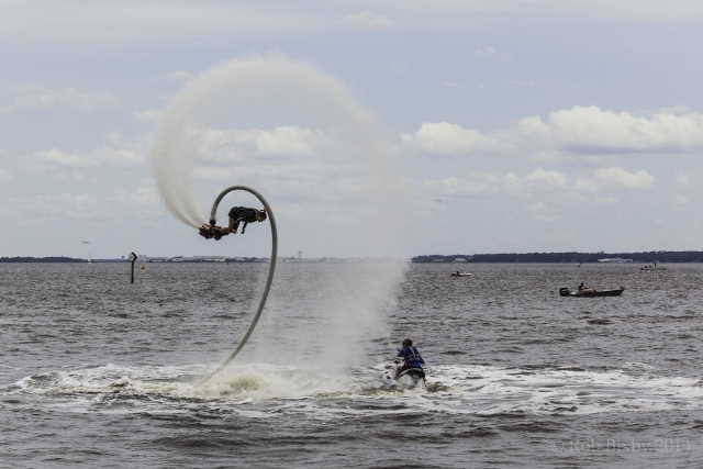 Movimientos en el aire con flyboard