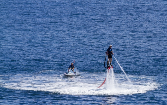 Volare con il flyboard 