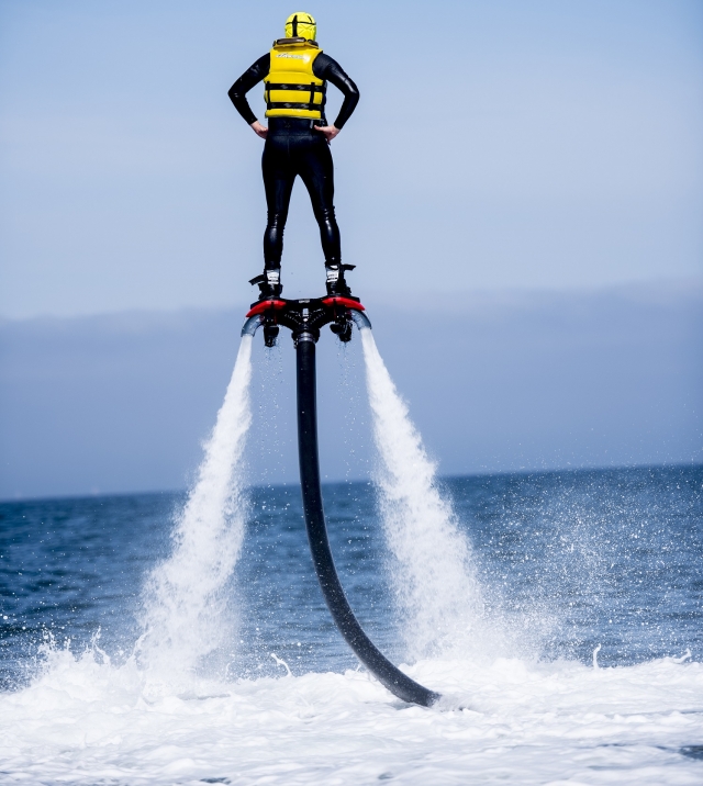  Stare con il flyboard 