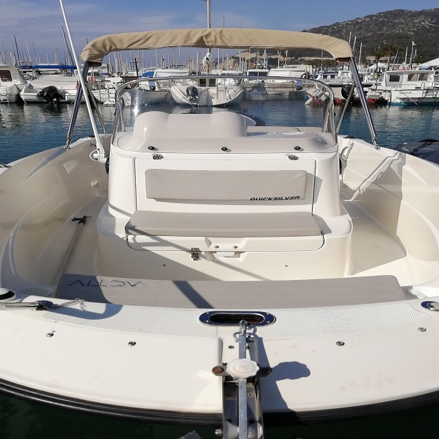  Quicksilver 船只租赁 Costa del Garraf