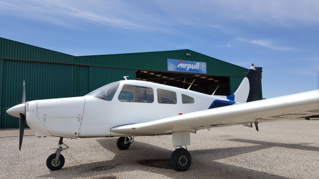  Pilotez pendant une journée à l'aérodrome de Requena 