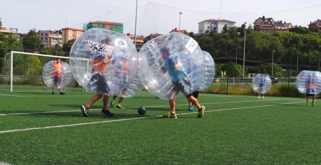 Burbuja enorme para jugar al fútbol