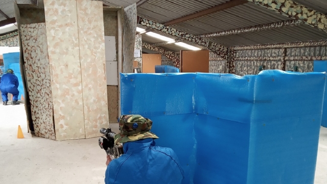  Hinter der Brüstung im Laser-Spiel 