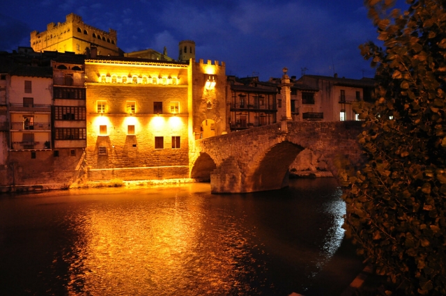 Panorámica de Valderrobres de noche