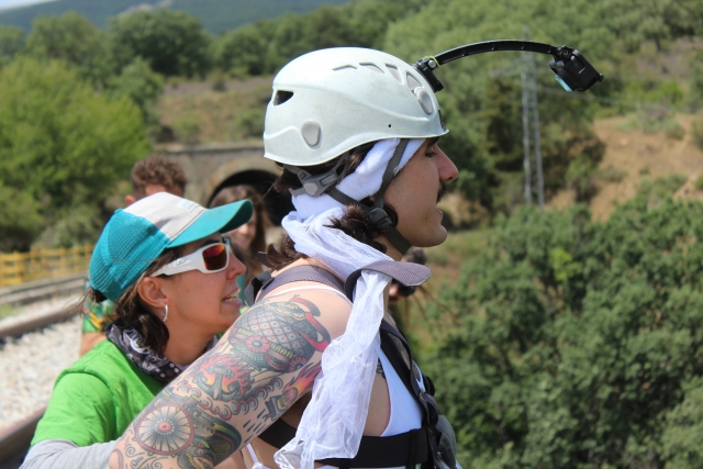  Bungee jumping para o noivo 