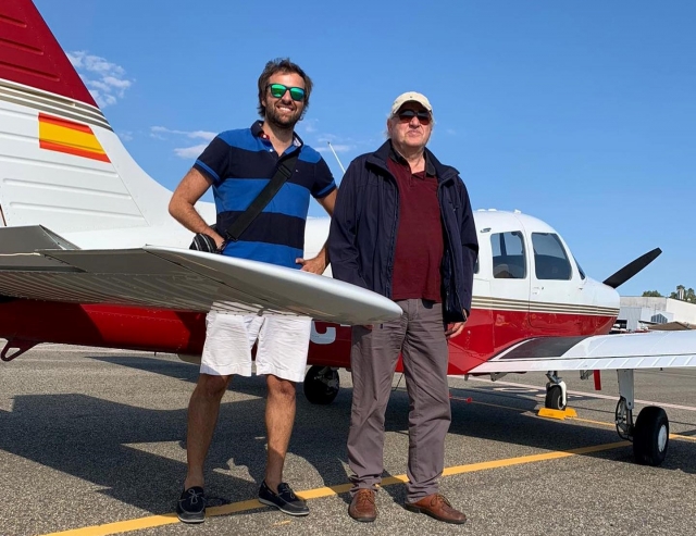  Com nosso avião 