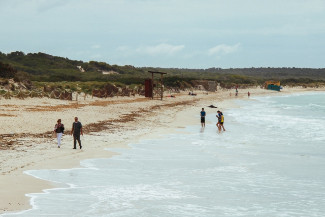 Paseando por la playa de Es Trenc