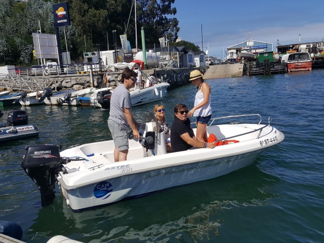  Capacité du bateau pour 4 personnes 
