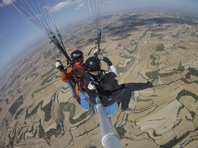  Morning paragliding in Berguedà 