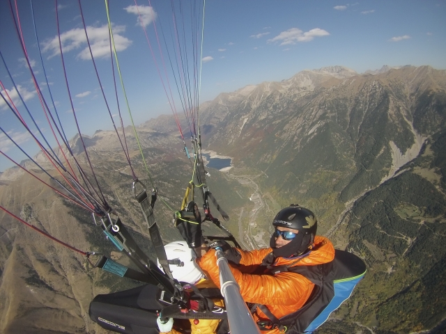 Paragliding flight through the Barcelona region 