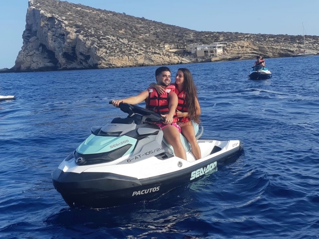  Live an experience with water motorcycles in near Benidorm