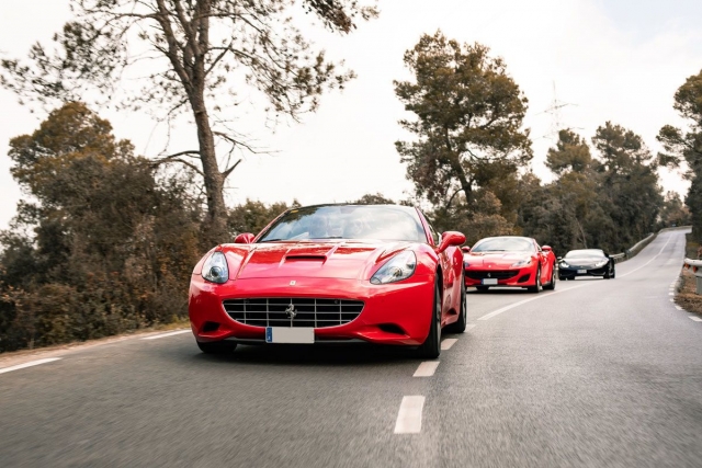  Giro guidato in Ferrari California 