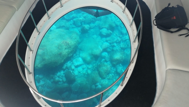 Visión submarina en barco