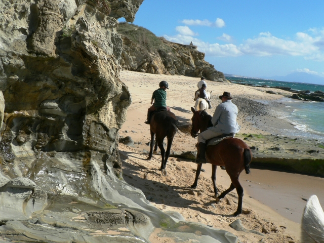 Paseo a caballo en una playa virgen de Tarifa