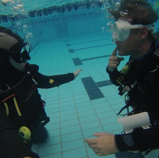 Bautizo de buceo en aguas confinadas en Illescas