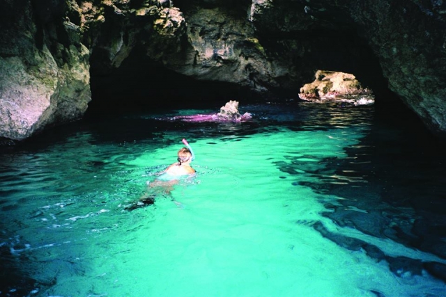 Expedición en cuevas de Formentera