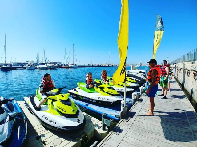  Jet skis dans le port de Castellón 