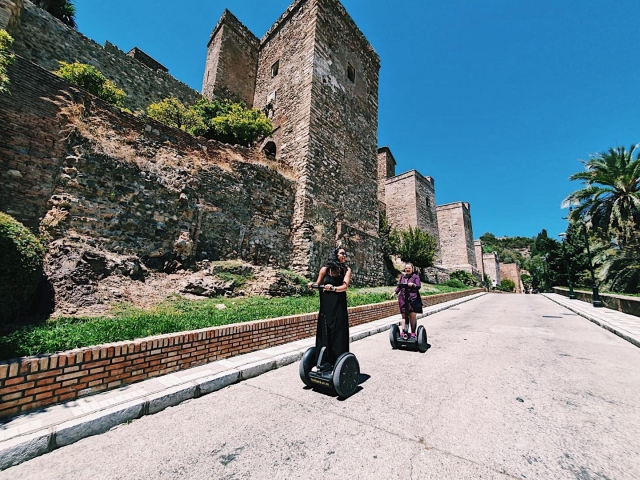 Descubre la Alcazaba de Málaga en segway