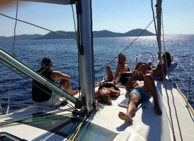  Giornata di sole e relax nelle acque di Barcellona 