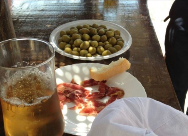 Tapas en la capea