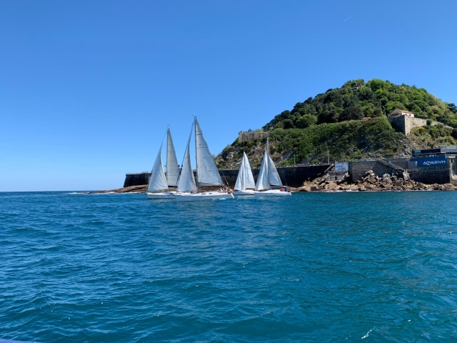  naviguent dans les eaux de Guipúzcoa 