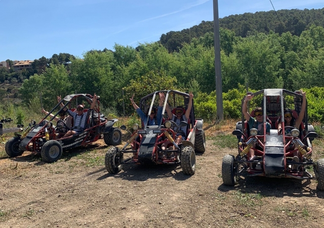 Listos para la excursión en buggy