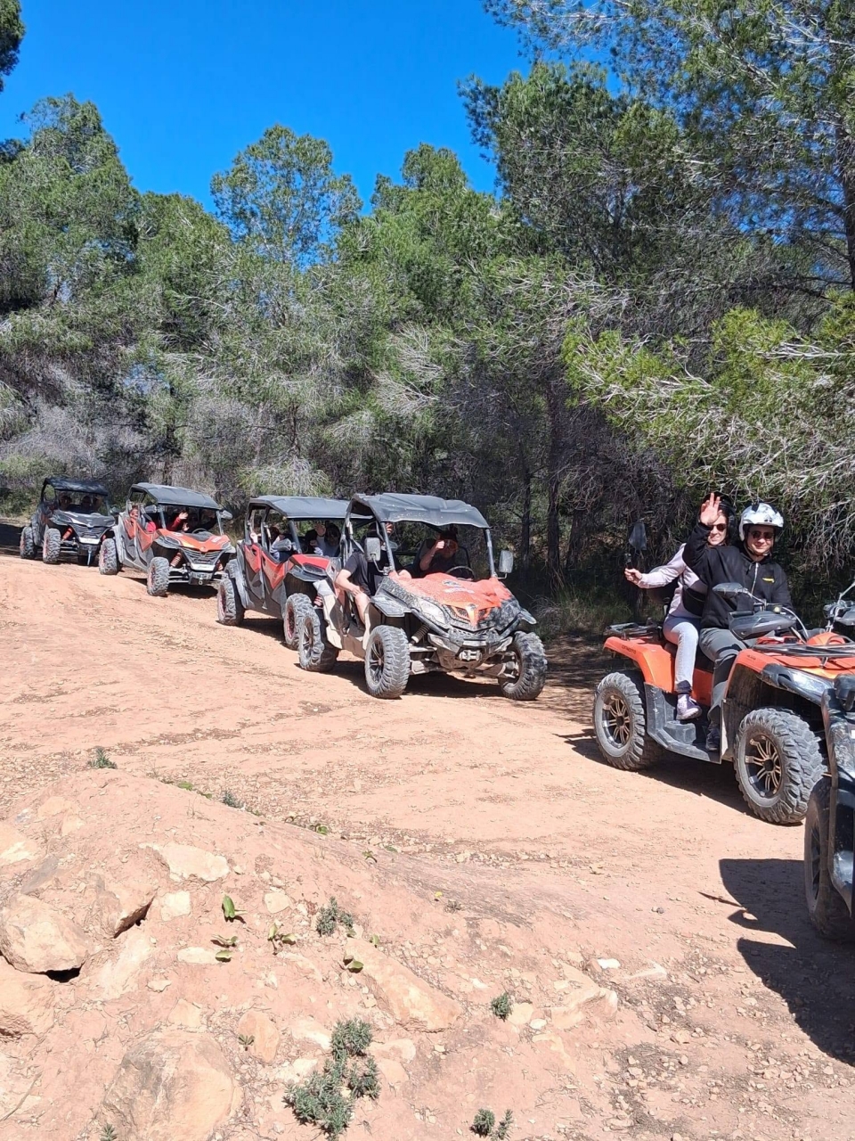 Trotando con el buggy por los caminos