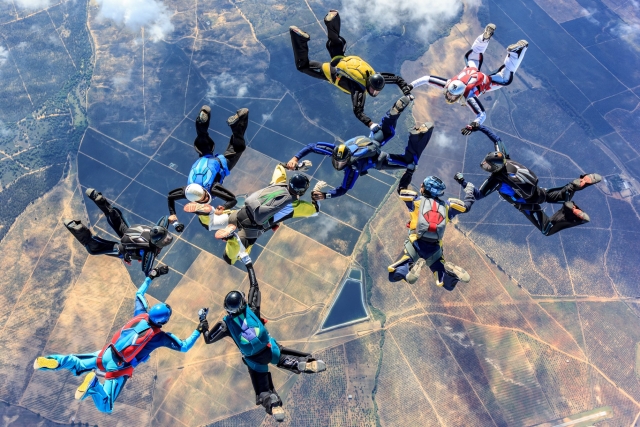 Jornada de paracaidismo desde el Aeródromo de La Juliana