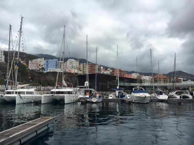  Le nostre barche attraccano a Puerto Colón 