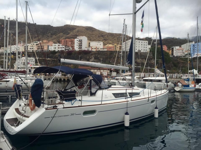  La nostra barca a vela vi aspetta per un tour della Costa Adeje 